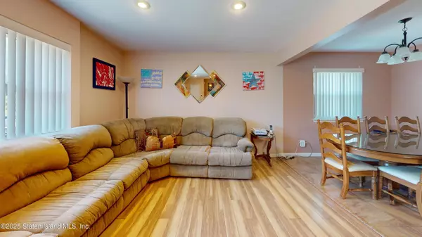 443 Willow RD E #1, Staten Island, NY 10314