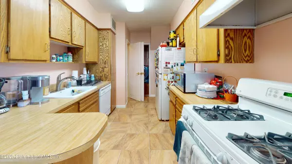 443 Willow RD E #1, Staten Island, NY 10314