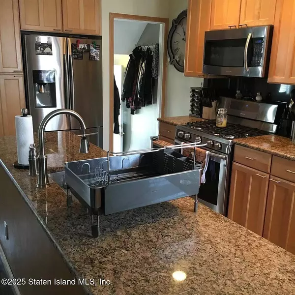 80 Kemball AVE, Staten Island, NY 10314