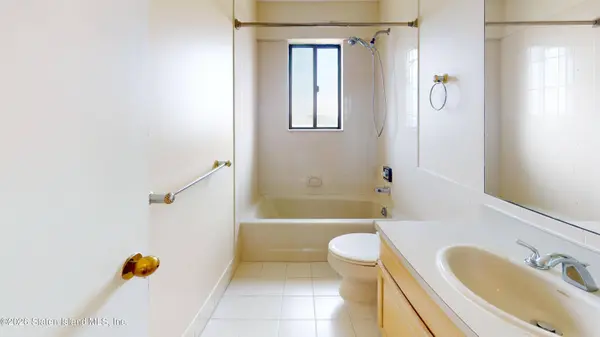 31 Hylan BLVD #12b, Staten Island, NY 10305