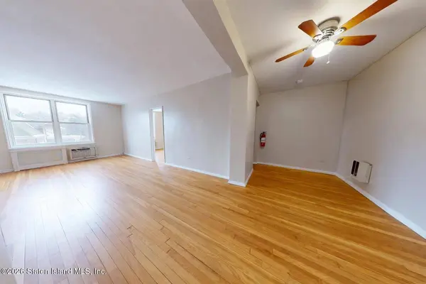 55 Austin PL #5d, Staten Island, NY 10304