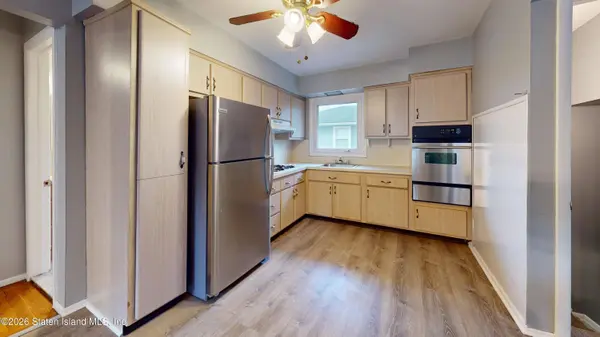 713 Tysens LN, Staten Island, NY 10306