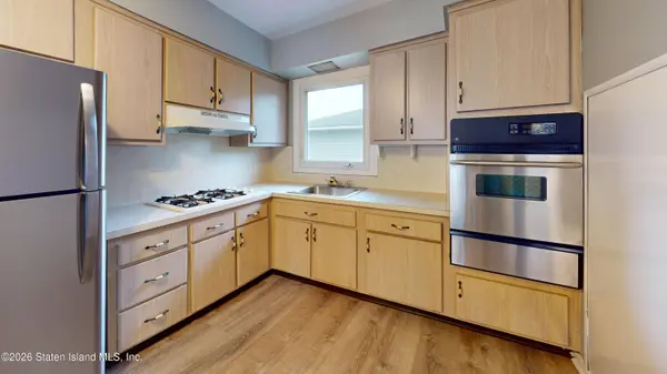 713 Tysens LN, Staten Island, NY 10306