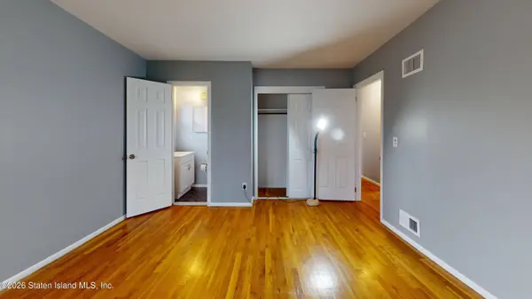 713 Tysens LN, Staten Island, NY 10306