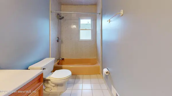 713 Tysens LN, Staten Island, NY 10306
