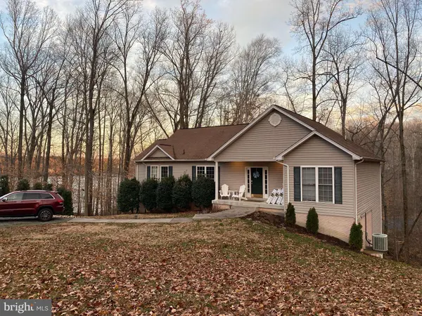 6029 LOST COVE DR, Mineral, VA 23117