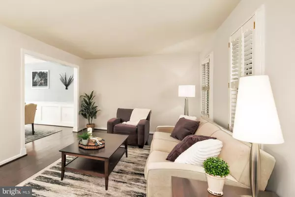 5580 ANN PEAKE DR, Fairfax, VA 22032