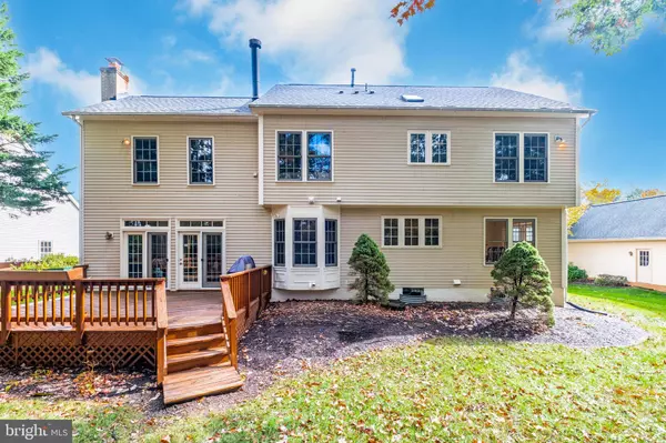 8625 OAK CHASE CIR, Fairfax Station, VA 22039