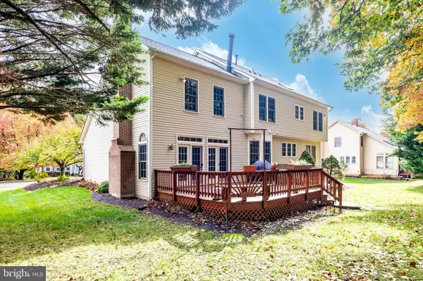 8625 OAK CHASE CIR, Fairfax Station, VA 22039