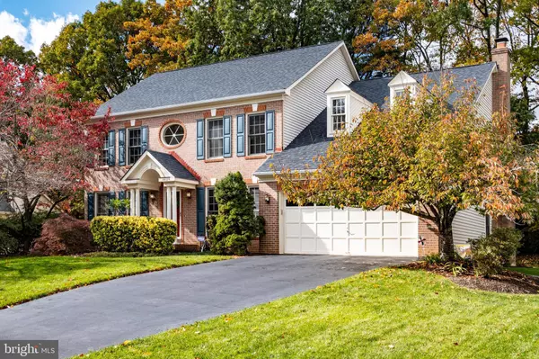 8625 OAK CHASE CIR, Fairfax Station, VA 22039