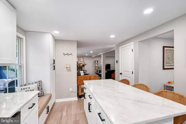 5055 KENERSON DR, Fairfax, VA 22032