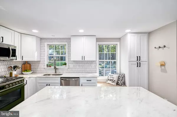 5055 KENERSON DR, Fairfax, VA 22032