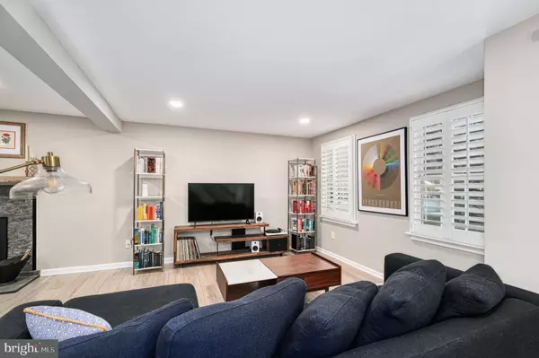 5055 KENERSON DR, Fairfax, VA 22032