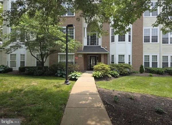 4132 FOUNTAINSIDE LN #204, Fairfax, VA 22030