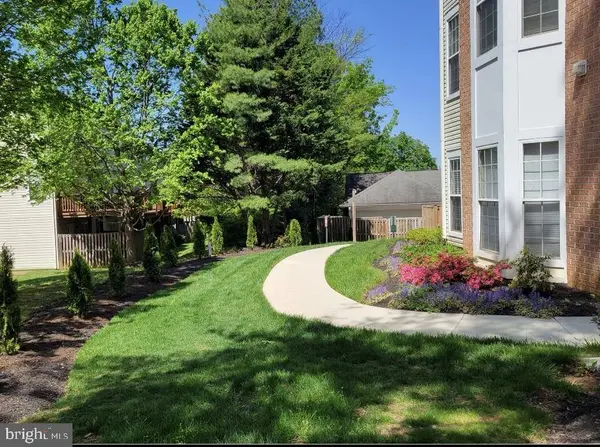 4132 FOUNTAINSIDE LN #204, Fairfax, VA 22030