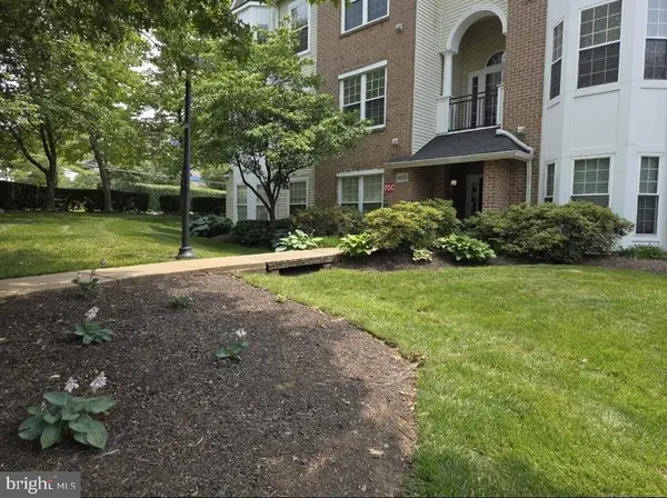 4132 FOUNTAINSIDE LN #204, Fairfax, VA 22030