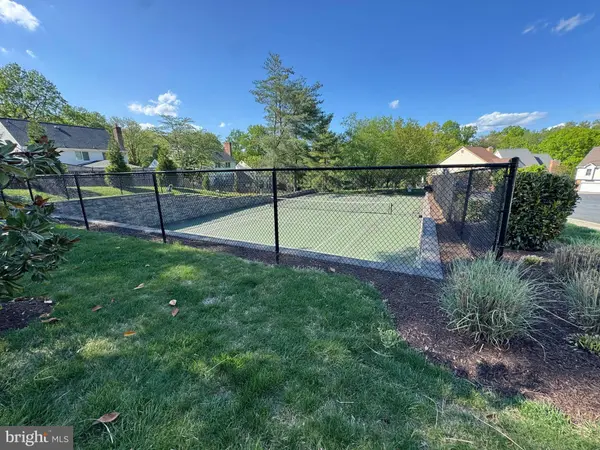 3424 SILVER MAPLE PL, Falls Church, VA 22042