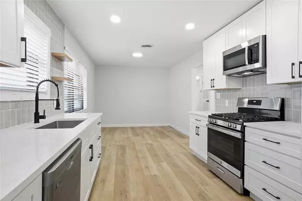 4712 Carlyle Drive, Fort Worth, TX 76132