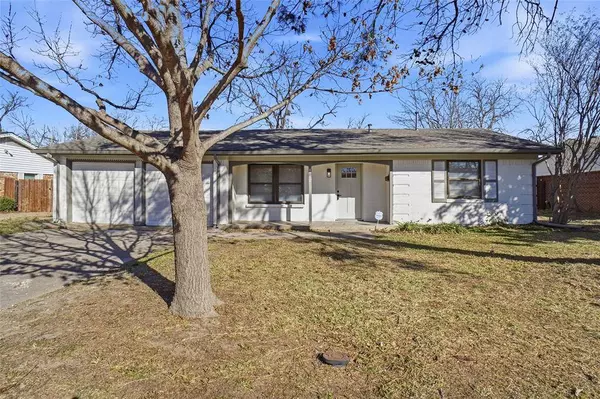 4712 Carlyle Drive, Fort Worth, TX 76132