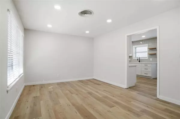 4712 Carlyle Drive, Fort Worth, TX 76132