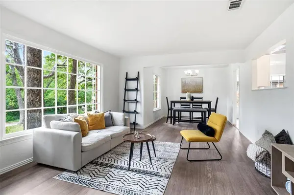 2907 Lakeshore Court, Arlington, TX 76013