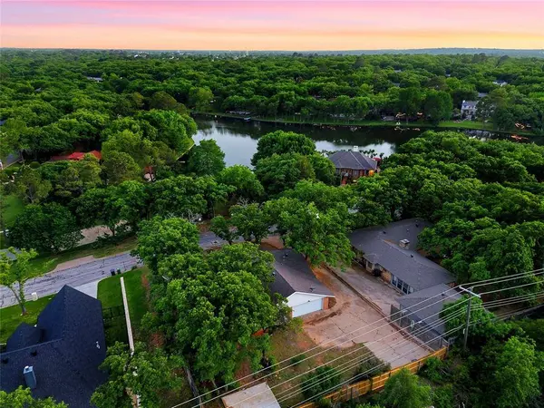 2907 Lakeshore Court, Arlington, TX 76013