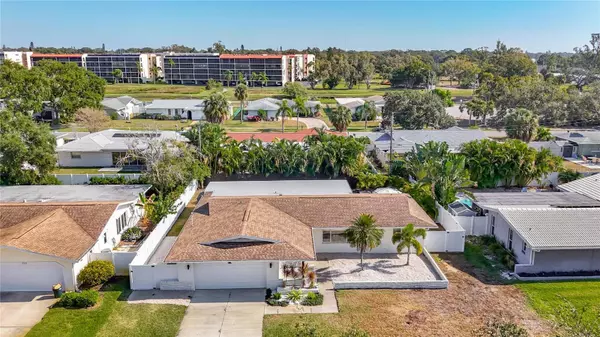 9585 PORTSIDE DR, Seminole, FL 33776