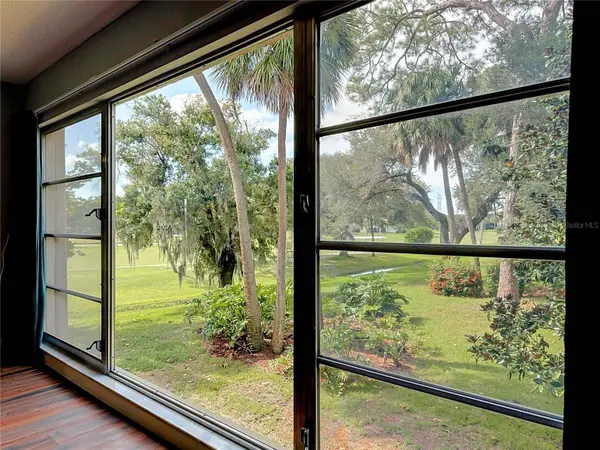 225 COUNTRY CLUB DR #E252, Largo, FL 33771