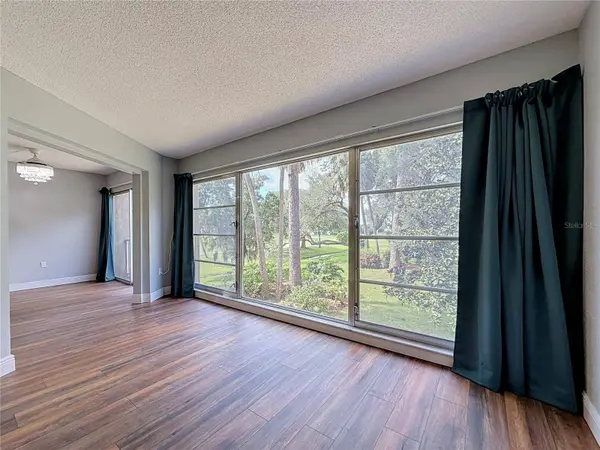 225 COUNTRY CLUB DR #E252, Largo, FL 33771