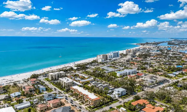 Venetian Shores: Coastal-Inspired Living in the Venice Area