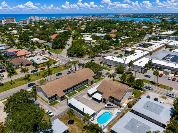La Brisa: Coastal Condo Living with Venice Island Appeal