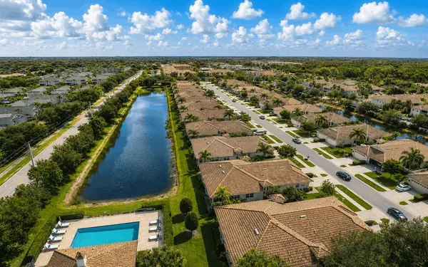 Vista Del Lago: Lakeside Living with a Relaxed Venice Feel