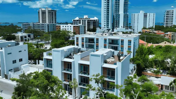 Orange Club Sarasota: Modern Residences Near Burns Court