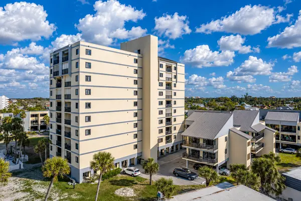 Macarthur Beach: Gulf-Front Living on Venice Island