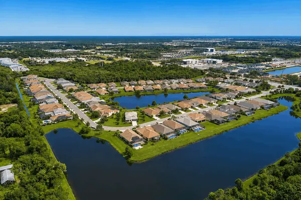 Windwood: Peaceful Residential Living in Venice