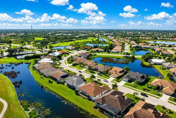Fairway Village: Golf-Course Views and Relaxed Venice Living