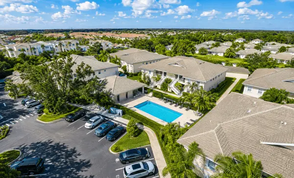 Mirabella: Low-Maintenance Living with a Modern Venice Lifestyle
