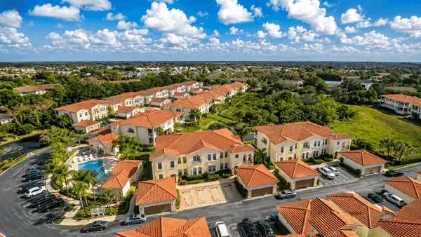 Ravinia: Villa-Style Living with a Relaxed Venice Feel,Hunt Brothers Realty