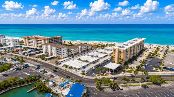 San Marco: Island Condo Living Near Venice Beach
