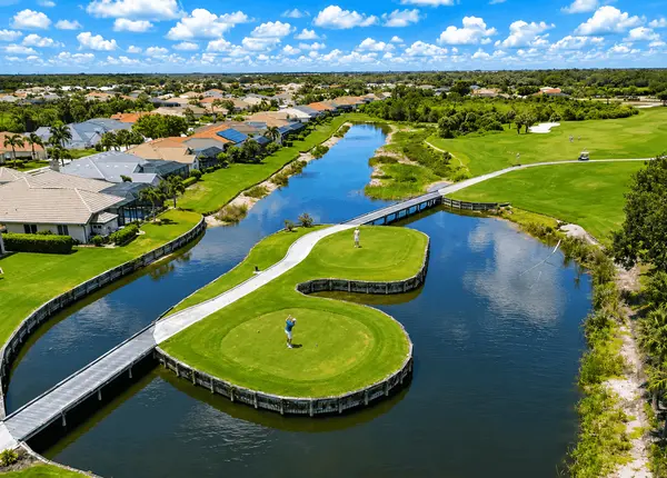 Pelican Pointe: Golf, Amenities and Country Club Living in Venice