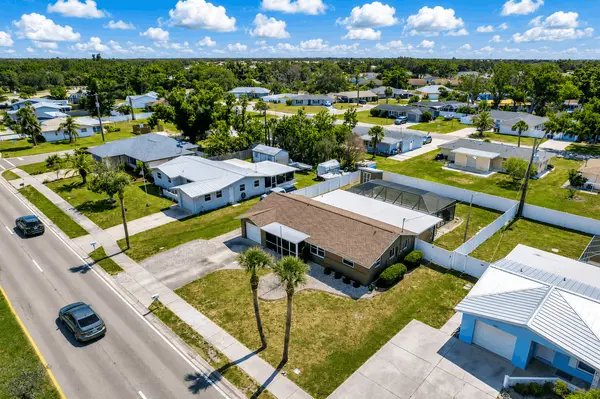 The Estates at Chestnut Creek: Spacious Homes in a Scenic Venice Setting