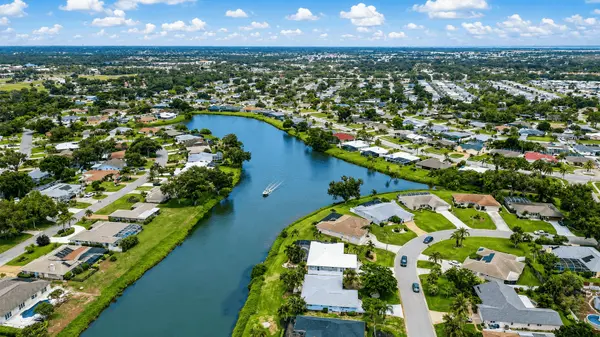 Pinebrook South: Established Neighborhood Living in Venice
