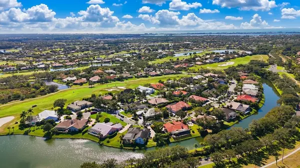 Best Palmer Ranch Communities for Golf, Maintenance-Free and Luxury Living,Hunt Brothers Realty