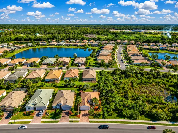 Stoneybrook at Venice: Resort Amenities and Neighborhood Living