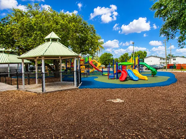 Lincoln Park: Established Residential Living in Sarasota