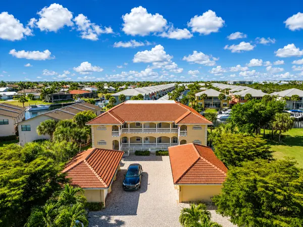 Bella Laguna: Coastal-Inspired Condo Living in Punta Gorda