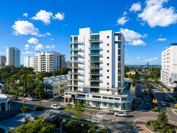 Sansara Sarasota: Modern Condos Near Burns Court and Palm Avenue