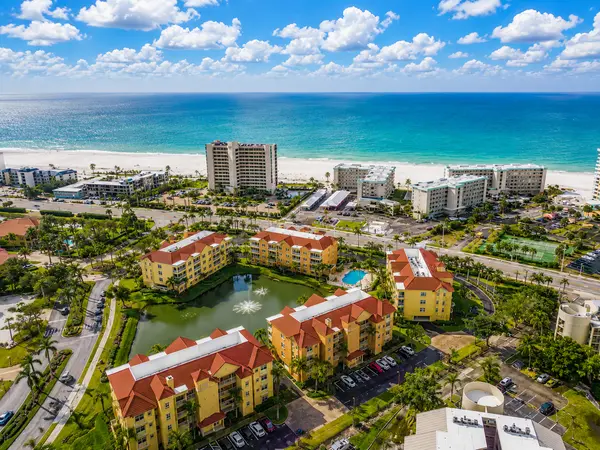 Bella Lago: Lakefront Living with a Relaxed Florida Feel