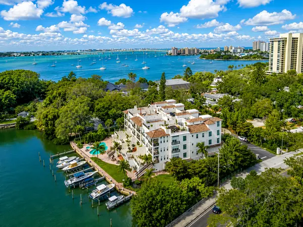 Hudson Crossing: Condos Near Downtown Sarasota and Hudson Bayou