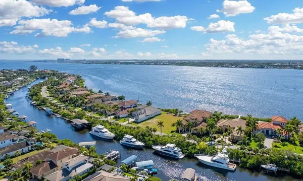 Hawk Island: Private Waterfront Luxury in Bradenton